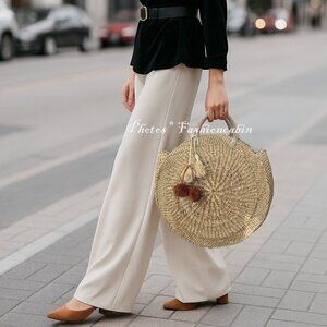NWT Handmade Large Round Grass Beach Tote with Pompoms - Balinese Summer Bag